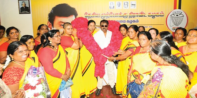 கொள்கை இல்லையென்று கொட்டு முரசே!