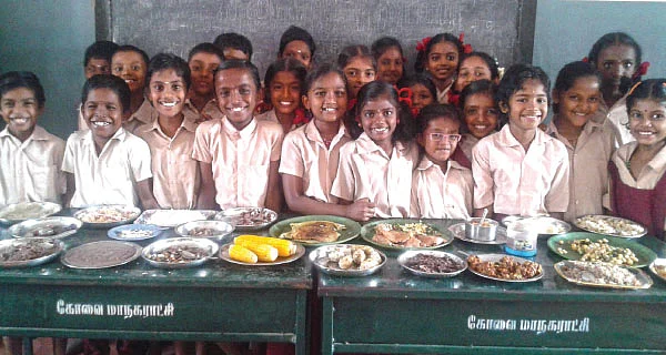 சாப்பாட்டு மேஜையான படிப்பு மேஜை!
