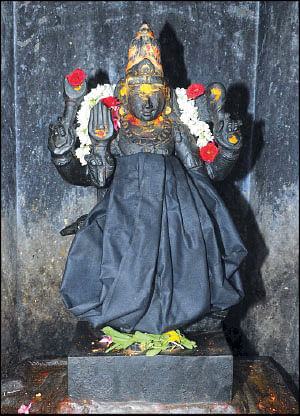 கால பைரவருக்கு மிளகுத் திரி தீபம்!