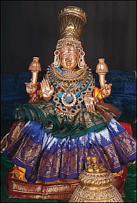 நெல்லிக்கனியில் நெய் தீபம்... - உடையவர் கோயில் அற்புதம்!