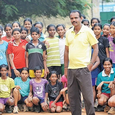 ``வெற்றி நிச்சயம் உங்களிடம் மண்டியிடும்!''