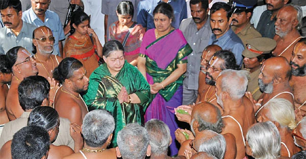 முதல்வரின் சாந்தம்... பெருமாளின் காந்தம்!