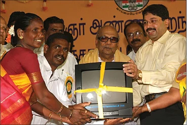சமூகநலத் திட்டங்களின் ‘சாம்பியன்’ தமிழ்நாடு!