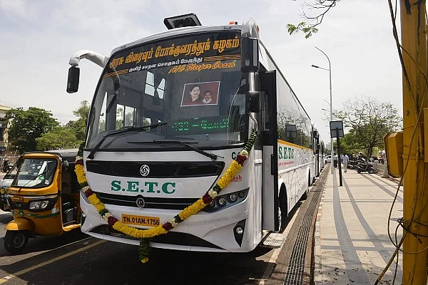 புதிய வண்ணங்களில் தமிழக அரசுப் பேருந்துகள் - முதல்வர் தொடங்கி வைத்தார்!