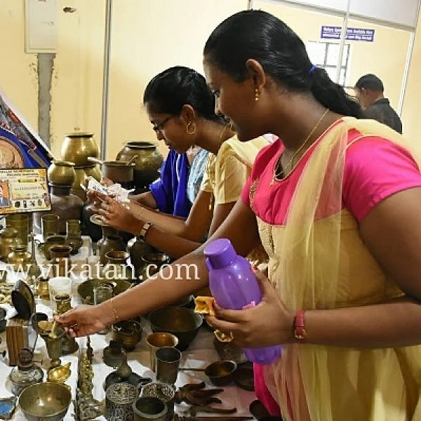 அருங்காட்சியக தினத்தில் மாணவர்களைக் கவர்ந்த பழங்காலப் பொருள்களின் கண்காட்சி!