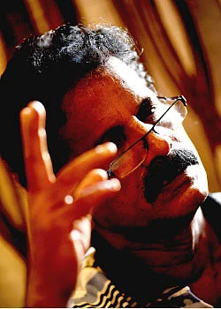 “இலக்கியம் காலம் கடந்து நிற்க வேண்டியதில்லை!” - யவனிகா ஸ்ரீராம்