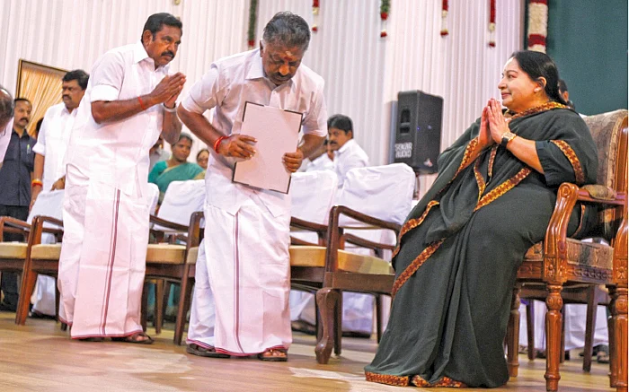 ‘ஜெ. வழியில், ஓ.பி.எஸ் ஈ.பி.எஸ்!’