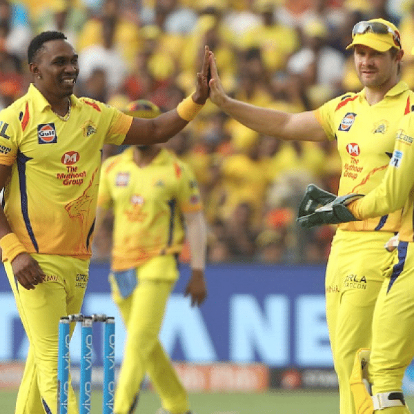 சிறந்த பெளலிங் படையை சிக்சர்களால் சிதறடித்த சி.எஸ்.கே.! #CSKvSRH