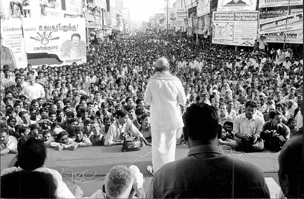 எதிரிகளால் தாம் ஏன் அவரை வெறுக்கிறோம் எனச் சொல்ல இயலாமற் போனதே கலைஞரின் சாதனை