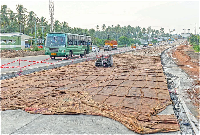 கமிஷன் அடிக்கவா கான்கிரீட் சாலை? - குமுறும் கோவை மக்கள்