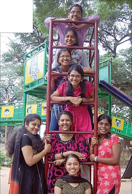 அவள் 16