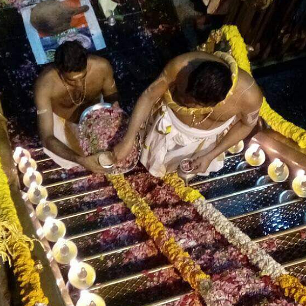 சபரிமலை பதினெட்டாம் படி பூஜை