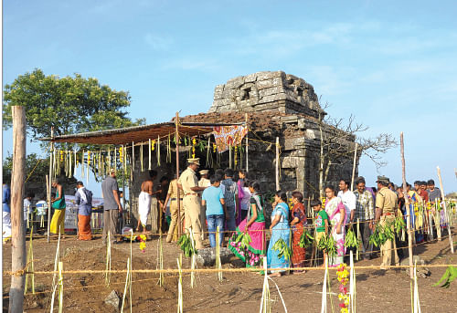 பாதை போடாத தமிழகம்... பறிபோகும் கண்ணகி கோயில்!