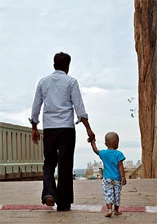 பள்ளிக்கும் பாலிசி!