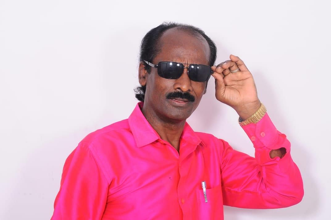 `` ‘செத்து விளையாடலை.. உயிரோடுதான் இருக்கேன்'ங்றதே  வலிங்க..!’’ -  முத்துக்காளை