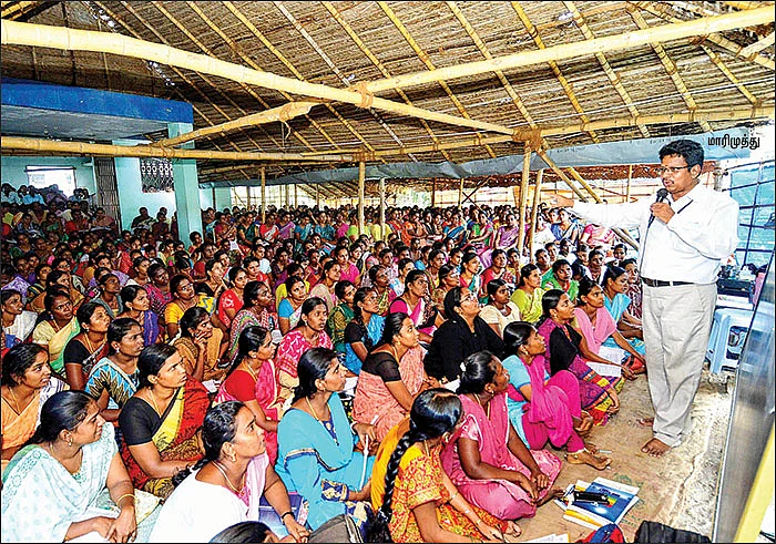 “நாலுபேரு உன்னைப் பார்த்து வணக்கம் சொல்லணும்!”