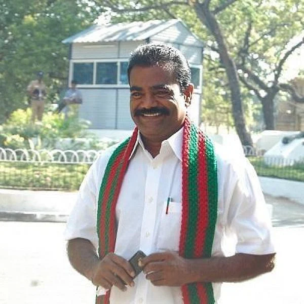 `வார்டு மெம்பர்கூட ஆகமாட்டார் நடிகர் விஜய்' - தனியரசு எம்.எல்.ஏ!
