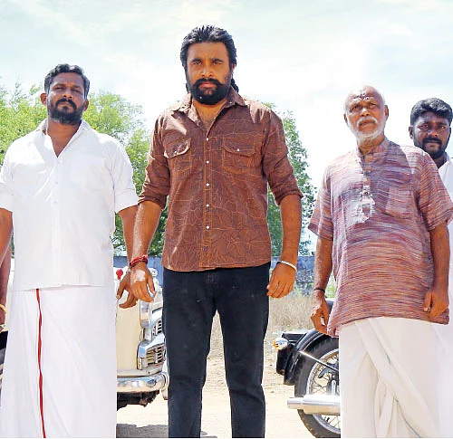 “ ‘ஸ்மைலி’ நிகிலா... ‘அம்மா’ ஐஸ்வர்யா... ‘தங்கை’ அபிநயா!” - சசி ஃபேவரிட்ஸ்