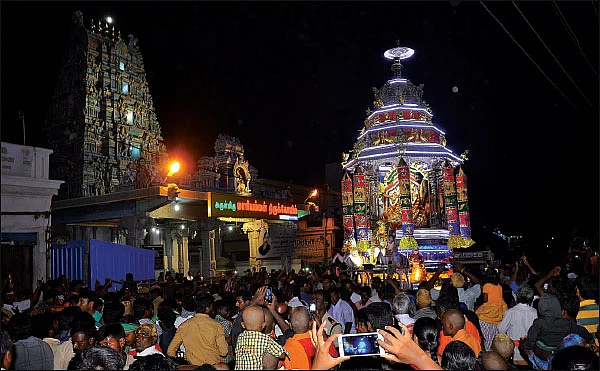 நாரதர் உலா - ‘குறைகளும் கும்பாபிஷேகமும்’