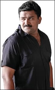 நீயும்... நானும்! : கோபிநாத் - 11