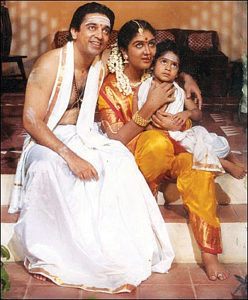 நாயகி - காமெடி கதாநாயகி!