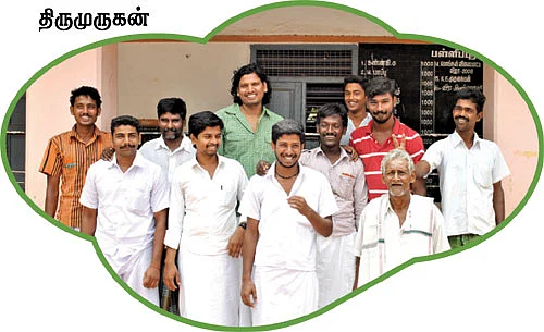 ஆம்பலாம்பட்டில் அறிக்கி ஸ்டோர்ஸ் !