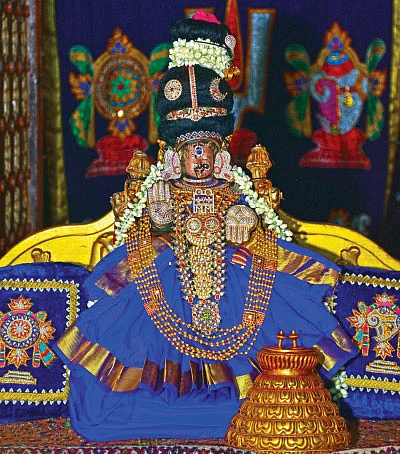அஷ்ட ஐஸ்வர்யங்களும் அருளும் மயூரவல்லித் தாயாருக்கு வில்வார்ச்சனை!