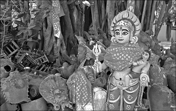 பெண் காலங்களும் களங்களும் - வெய்யில்
