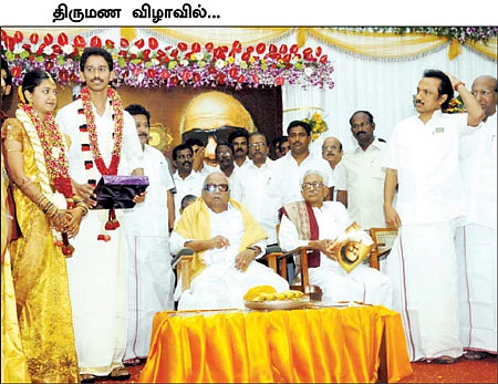 மிஸ்டர் கழுகு: ''என் மக மட்டும் கஷ்டப்படணுமா?''