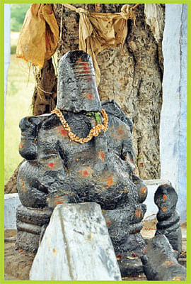 வெற்றிலை மாலை சார்த்தினால்... விரைவில் வேலை நிச்சயம்!