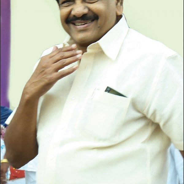 “தலைவர் ஆசையில் தப்பில்லையே?”