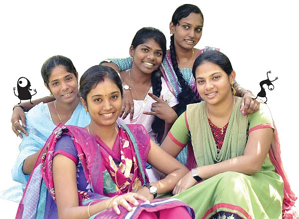 ‘வல்லவளுக்கு ஹேண்ட் பேக்கும் ஆயுதம்தான்!’