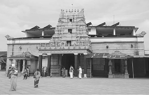 துங்கா நதி தீரத்தில்... - 18
