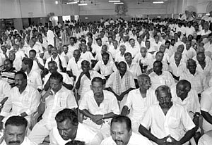தூங்கி வழிந்த அமைச்சர்கள்... நொந்துபோன நிர்வாகிகள்!