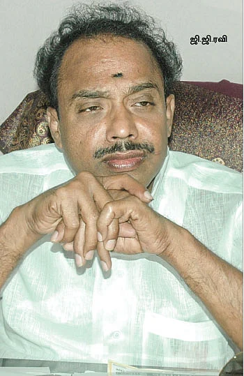 “ஆட்சியே எங்களோடதுதான்... மரியாதையா போயிடு!”