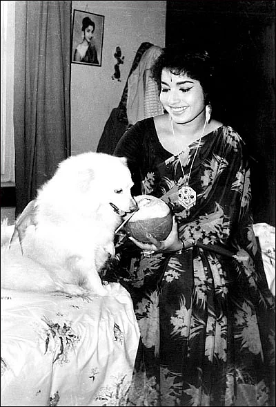 ஜெ.ஜெயலலிதா என்னும் நான்... - அம்மாவின் கதை! - 4