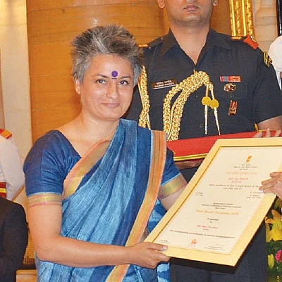 பாலியல் குற்றவாளிகளைத் திருத்தும் பாதிக்கப்பட்ட பெண்!