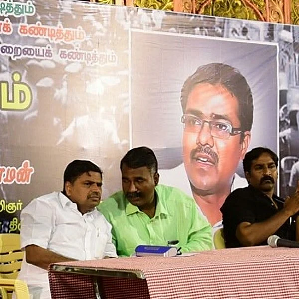 'அப்பாவை ஏன் சுட்டாங்கன்னு அரசாங்கம் சொல்லணும்' - ஜெயராமன் மகள் உருக்கம்