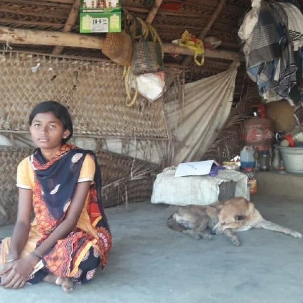 `நீட் ரிசல்ட் வந்ததும் என்னைப் பார், என்ன வேண்டுமோ செய்கிறேன்!'-மாணவியை ஆச்சர்யப்படுத்திய கலெக்டர்