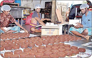 கேக் எடுங்க...கொண்டாடுங்க..!