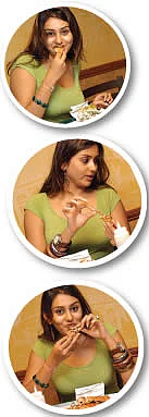 சாப்பிட்டு முடித்த பின்பு! - நமீதா