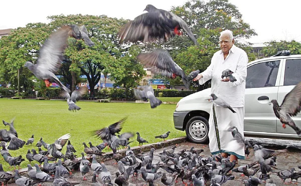 "தோழர்கள் கெட்டுப்போய்விட்டார்கள்!"
