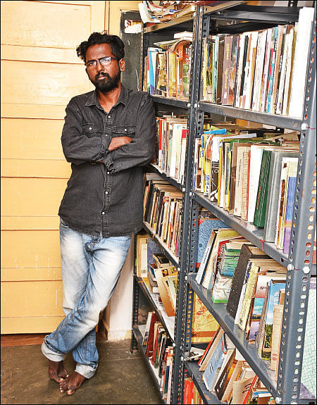 “புத்தகக் கிறுக்கு எப்போதும் தெளியாது” - வரவனை செந்தில்