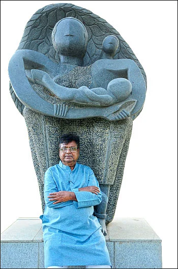 “எங்கள் எழுத்துகள் தலித் அல்லாதோரிடம் குற்றவுணர்வை ஏற்படுத்தின!” - அர்ஜுன் டாங்ளே