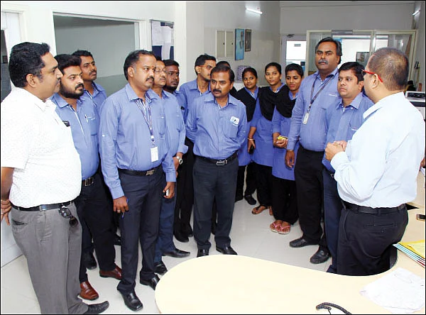 இனி உன் காலம் - 16 - தப்பு தப்புதான்!
