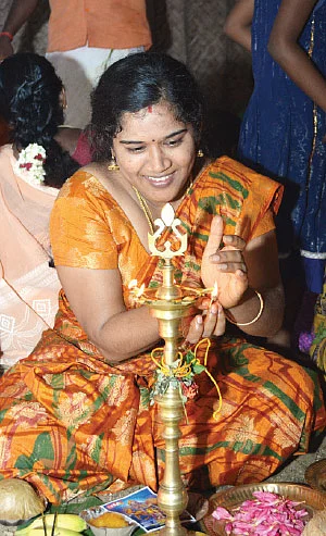 திருவிளக்கு பூஜை... - திருப்பட்டூர் திருவிழா!