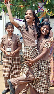 கொடுத்து மகிழ்வோம் !