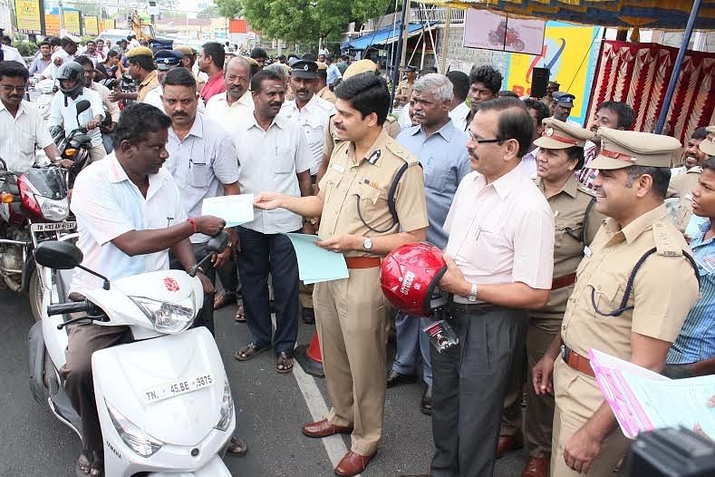ஹெல்மெட் சட்டம் வந்தாச்சு... மற்ற சட்டங்கள் என்னாச்சு?