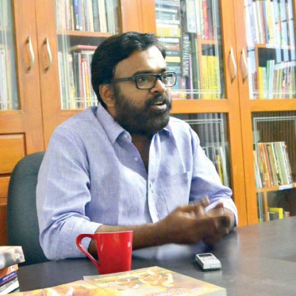 ஒரு வரி... ஒரு நெறி! - 14 - “பாடத்தை ரொம்பப் படிக்காதே... படிச்ச முட்டாள் பத்துப் பேரை தினமும் பார்க்கிறேன்!