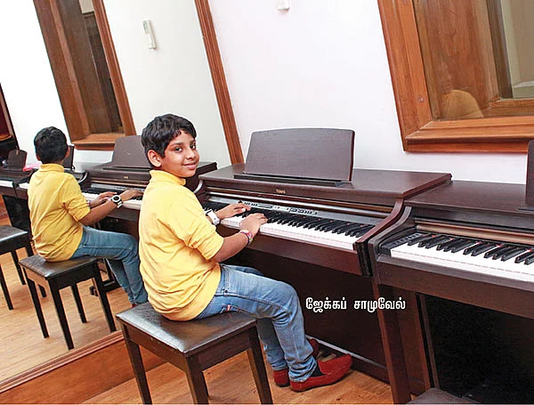 பியானோ புயல்!